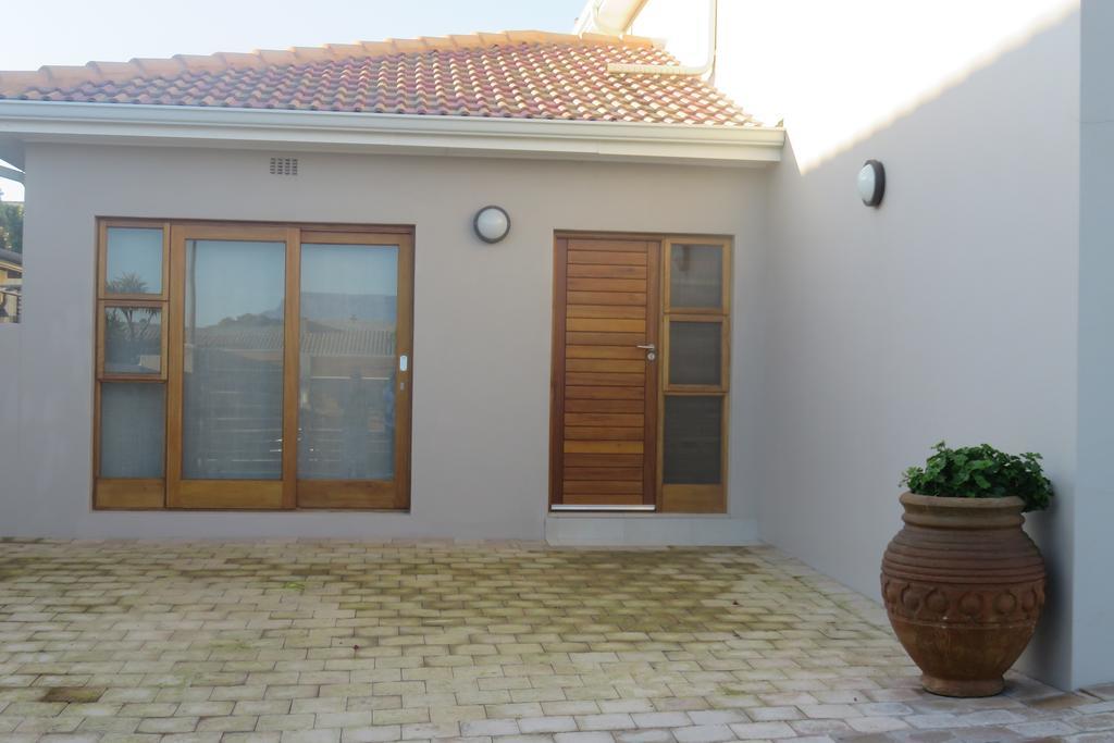 Waves Echo Apartment Bloubergstrand Exterior photo